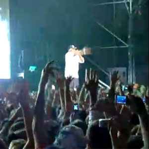 na-koncertach-nawet-w-przypadku-widzow-kroluja-telefony-komorkowe