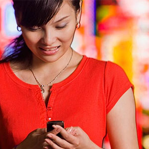 kobiety-czesciej-niz-mezczyzni-korzystaja-z-smsow-premium