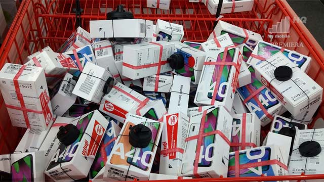Telefony smartfony brak kultu pudełka eleganckiego